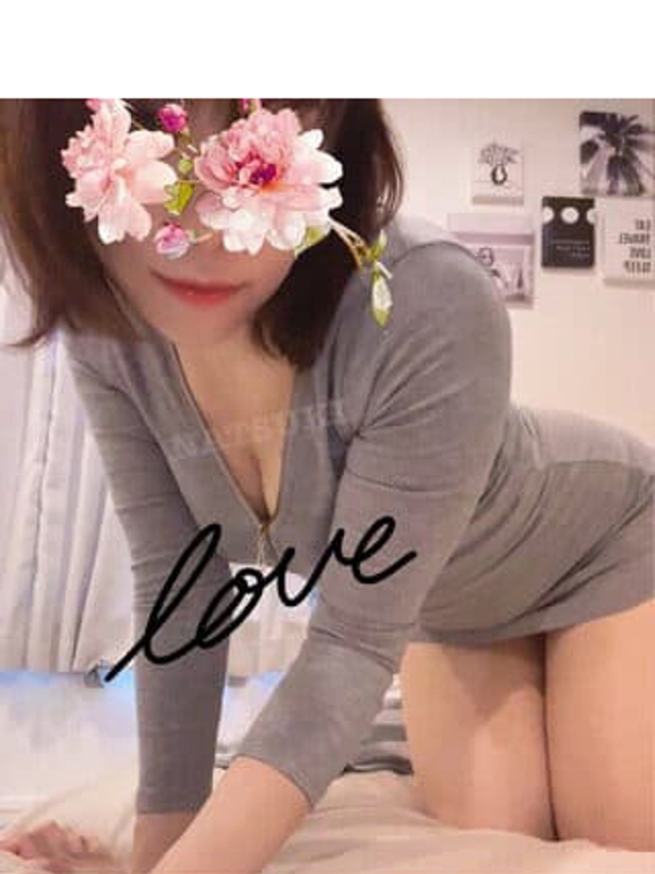 夏木ひとみ